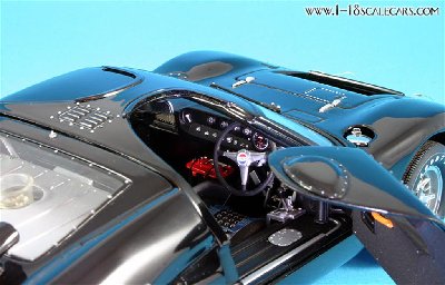 Ford_GT40_MkII_black_interior (Large).jpg and 